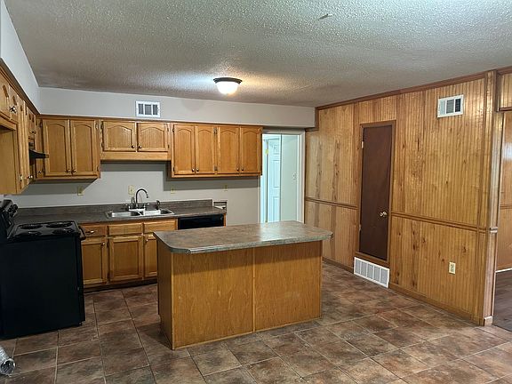 3rd image of 2675 Ridgewood Cv