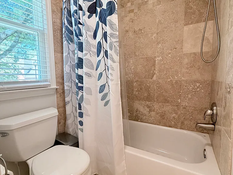 950 Lancaster Walk — Photo 37