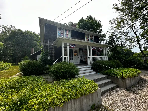 https://photos.zillowstatic.com/fp/5aa37cee2b3f99e12e2926bb67986b82-p_e.webp