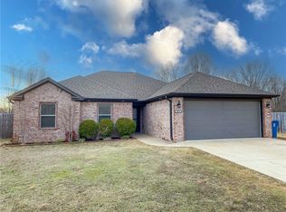 1055 Washburn Dr, Pea Ridge, AR 72751