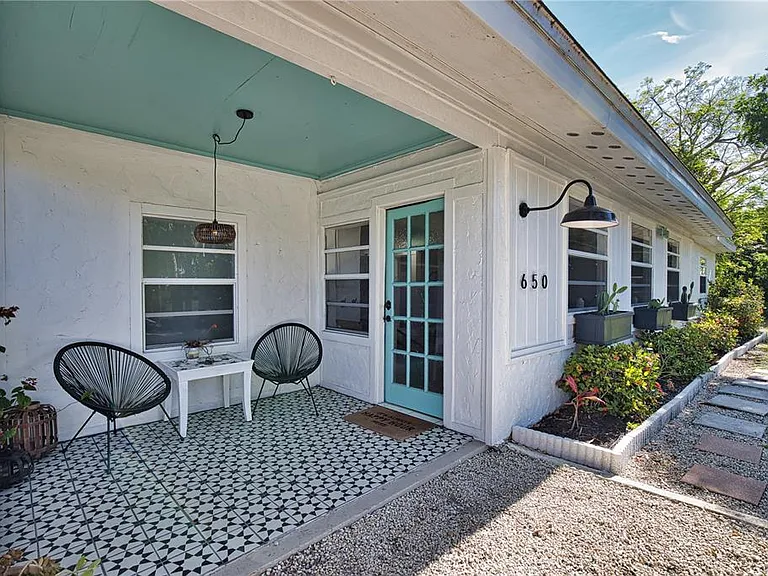 650 Edwards St — Photo 4