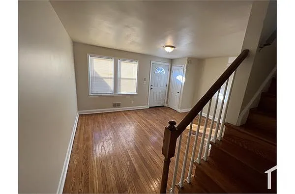 Building Photo - 3650 Chesterfield Ave