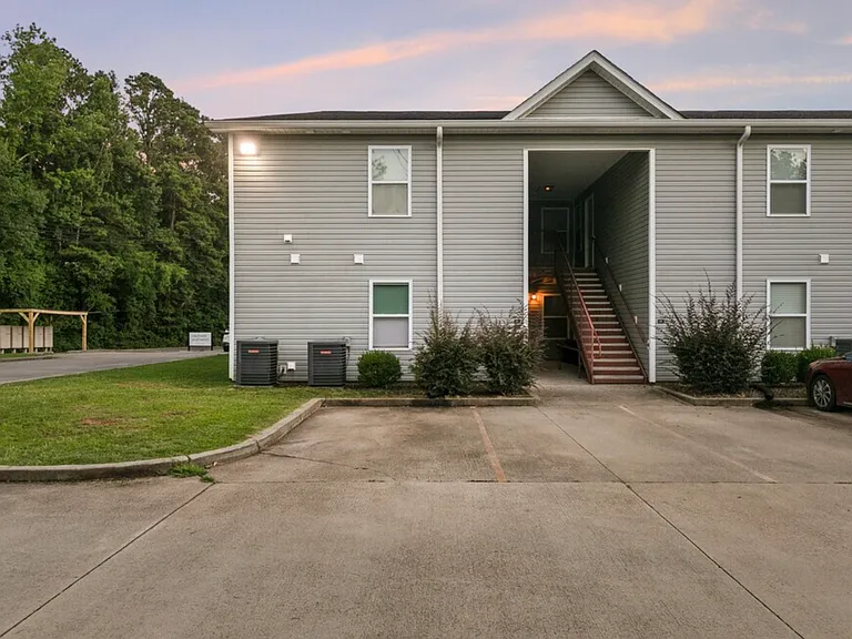 Crestview Apartments — Photo 46