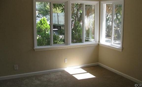 4th image of 4056 Baywood St