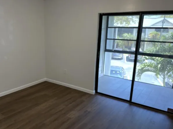 905 NE 199TH Street #204, Miami, FL 33179