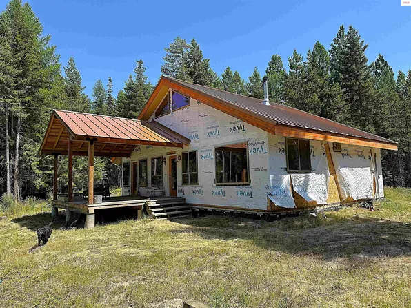 557 Tower Rd, Naples, ID 83847