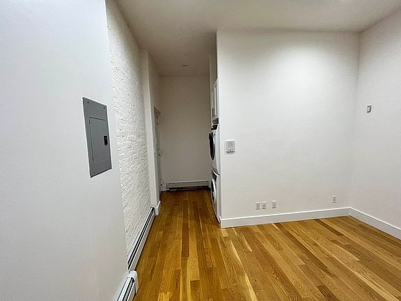 4th image of 539 Lenox Ave APT 1A