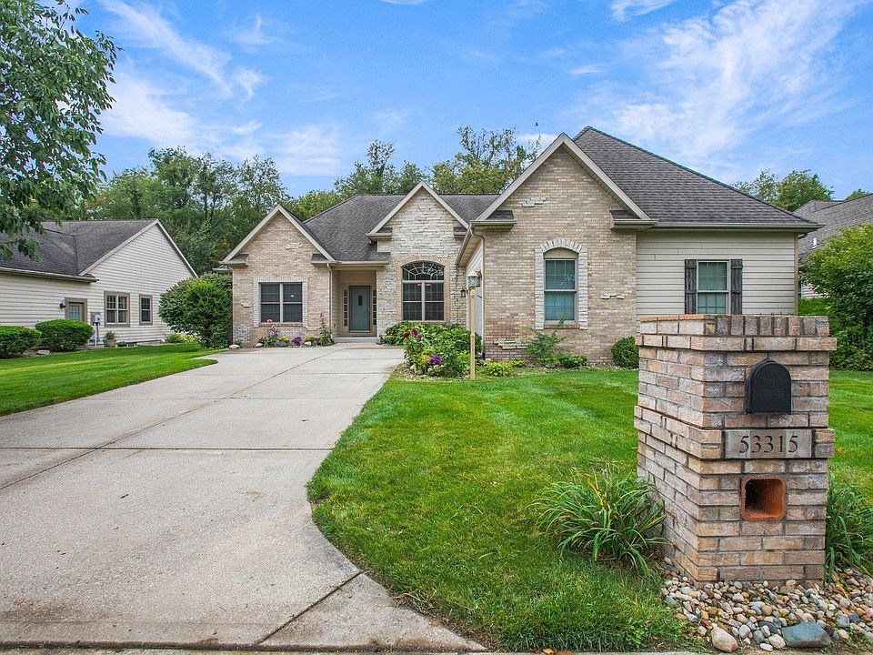 1st image of 53315 Bracken Fern Dr
