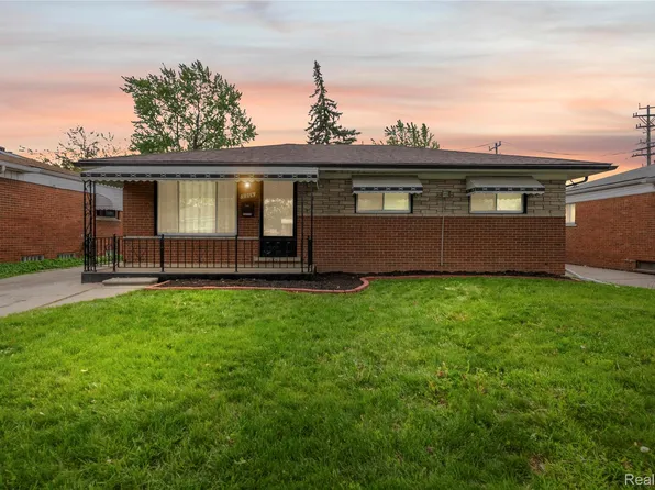 7218 Superior Ave, Center Line, MI 48015