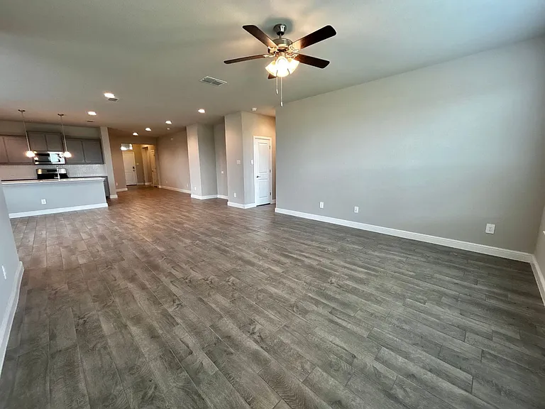 16028 Bronte Ln — Photo 13