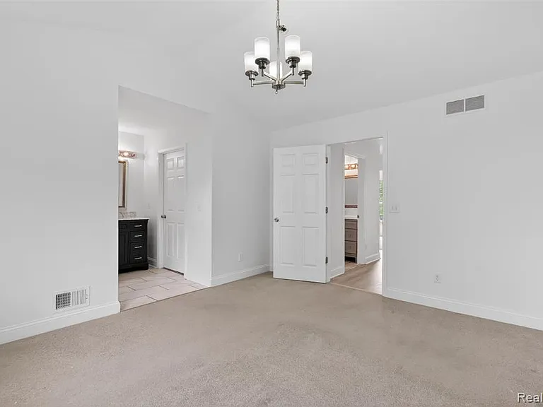 3457 Ashburnam Rd — Photo 35