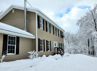 615 E Washington Rd, Hinsdale, MA 01235