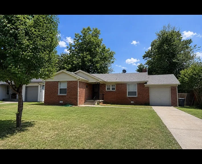 1408 Carlisle Ct — Photo 1