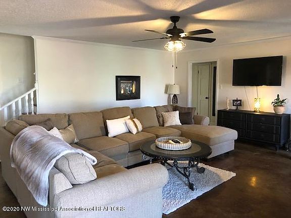 5th image of 4274 Davall Dr