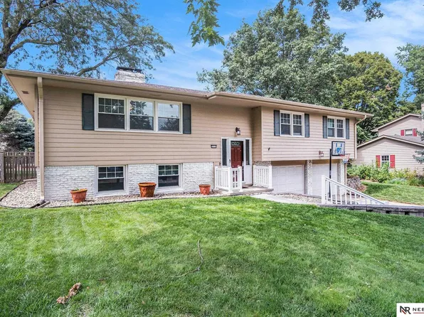 3710 S 112th St, Omaha, NE 68144