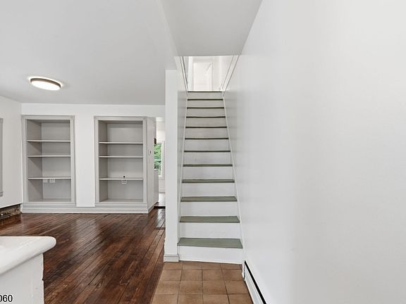 4th image of 146 George St