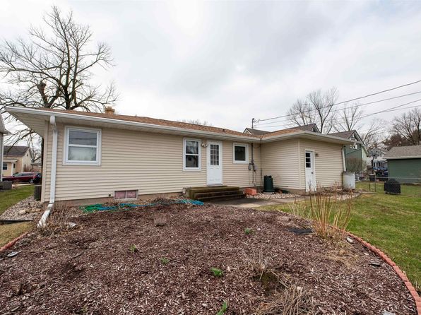 419 E Washington St, New London, WI 54961
