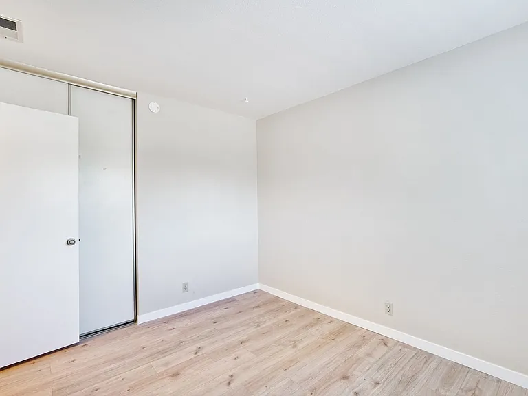 6651 Bunker Hill Ct — Photo 23
