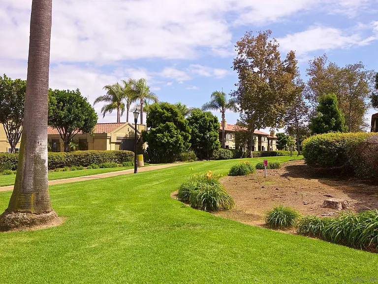 7405 Charmant Dr #2423 — Photo 34