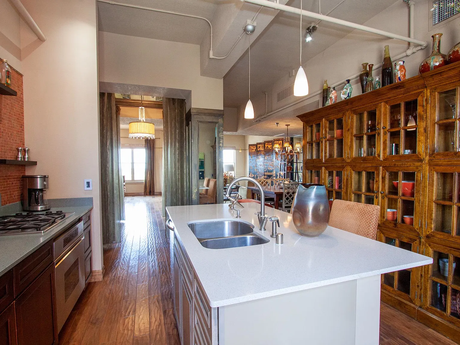 1 bed, 1800 sqft, $3,000 — Photo 4