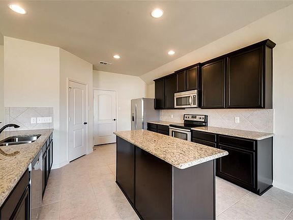 3rd image of 524 Roaring Springs Dr