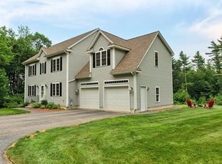 463 Oakham Rd, Barre, MA 01005