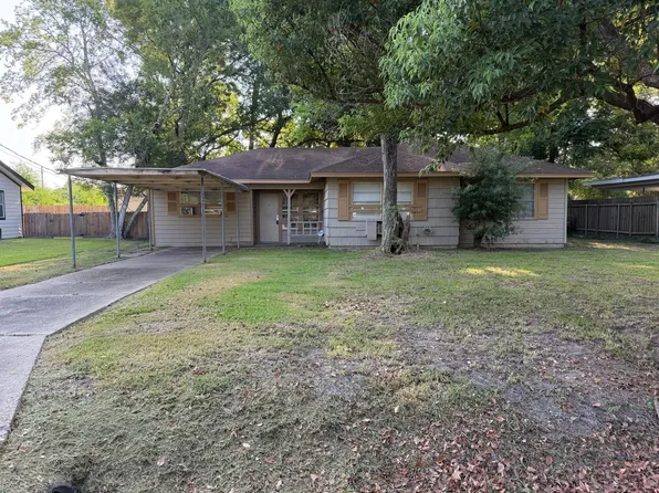 1810 N 11th St, Orange, TX 77630
