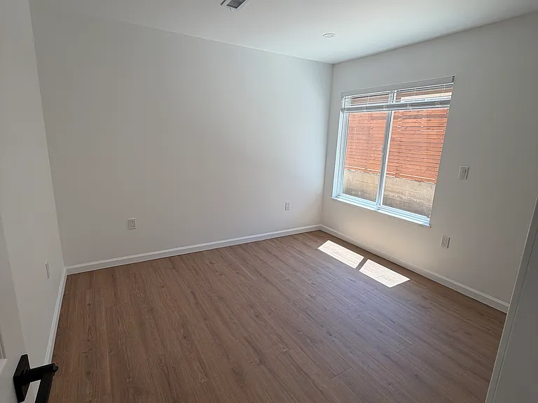 385 Irwin St #385A — Photo 17