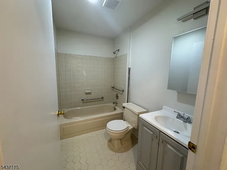 7 Sheffield Ct #7 — Photo 13