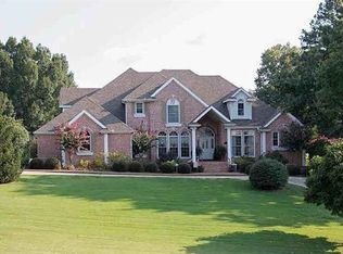 801 Acadian Blvd, Dyersburg, TN 38024