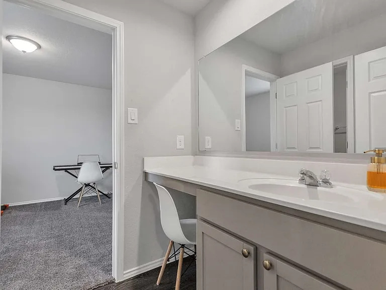 610 Pleasanton Way — Photo 25