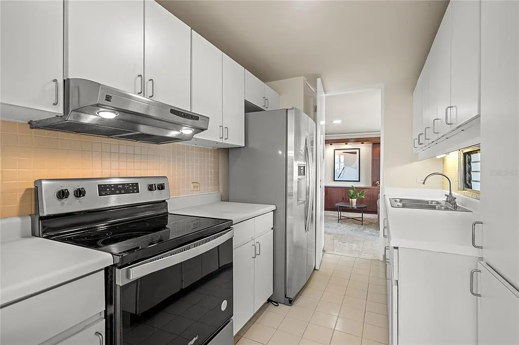 2 bed, 2.0 bath, 1400 sqft, $3,900 — Photo 4