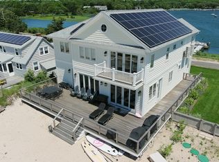 9 E Beach Dr, Southampton, NY 11968