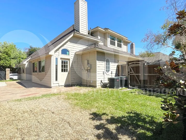 314 Dakota Trl — Photo 21