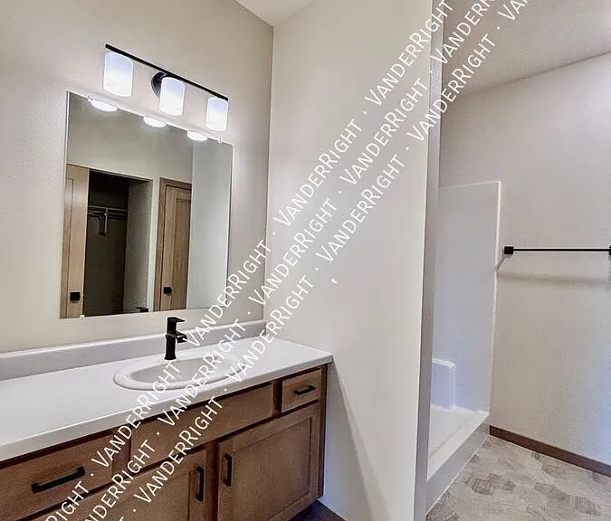 2521 E Cama Pl — Photo 18