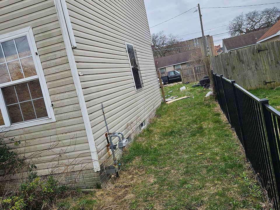2nd image of 217 W Bancroft St