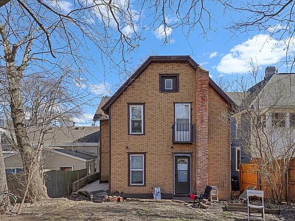 4th image of 736 East Johnson Street