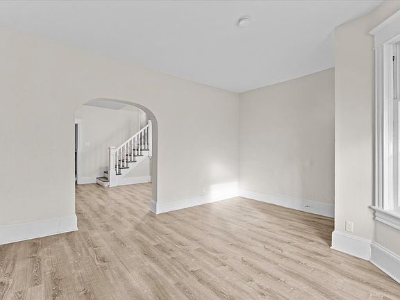 4th image of 96 McLean St