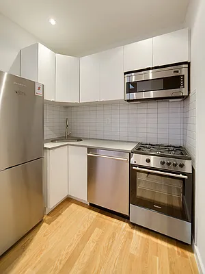 Rented by Veracity NYC LLC | media 13