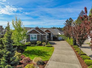 856 Bluffs Dr, Qualicum Beach, BC