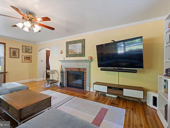 5th image of 133 Elm Dr