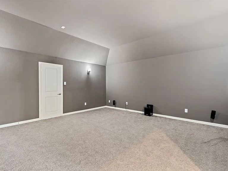 10611 Ferdinand Vw — Photo 20