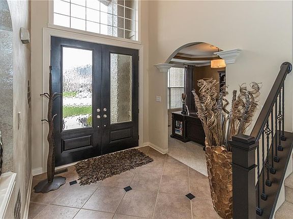 3rd image of 16461 Chalet Cir