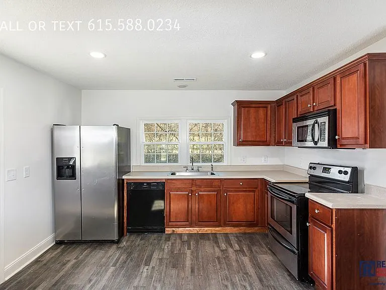 307 W 13th St — Photo 14