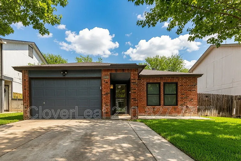 3 bed, 2.0 bath, 1482 sqft, $1,827 — Photo 3