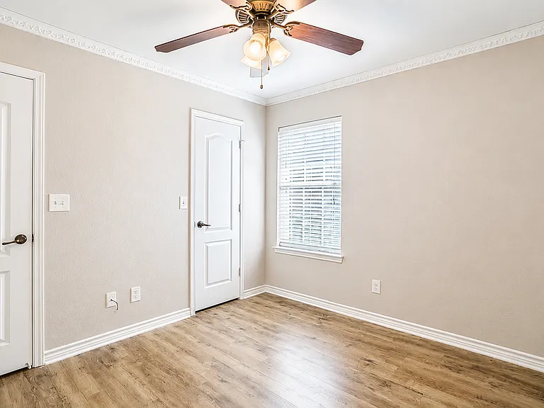 3710 Dewitt County Ct — Photo 9