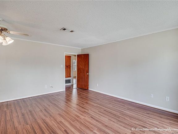 2nd image of 2939 E Cavett Dr