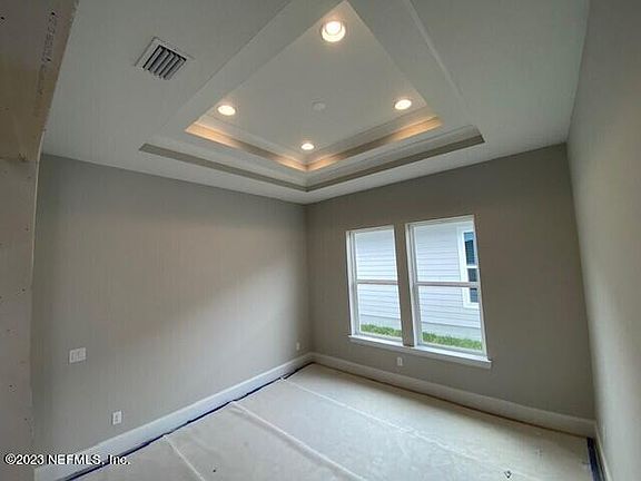3rd image of 73 COUNTRY FERN Drive