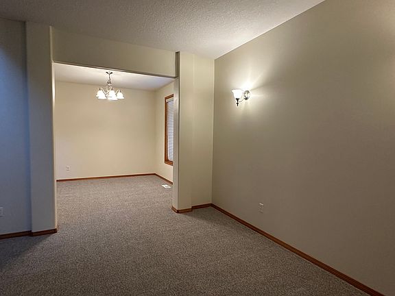 3rd image of 2004 NE 184th Ave