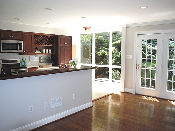 Kitchen w/Breakfast Nook